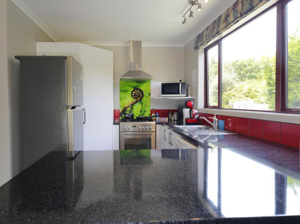 Mokonui Cottage - Te Anau Holiday Home Eksteriør billede
